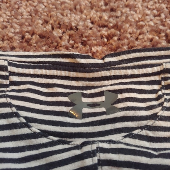 Underarmour black&white striped thin t-shirt - Picture 3 of 4